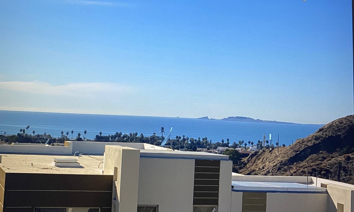 Colinas del Mar House | Comfortable safe gated community, located 12 min away from Valle de Guadalupe.