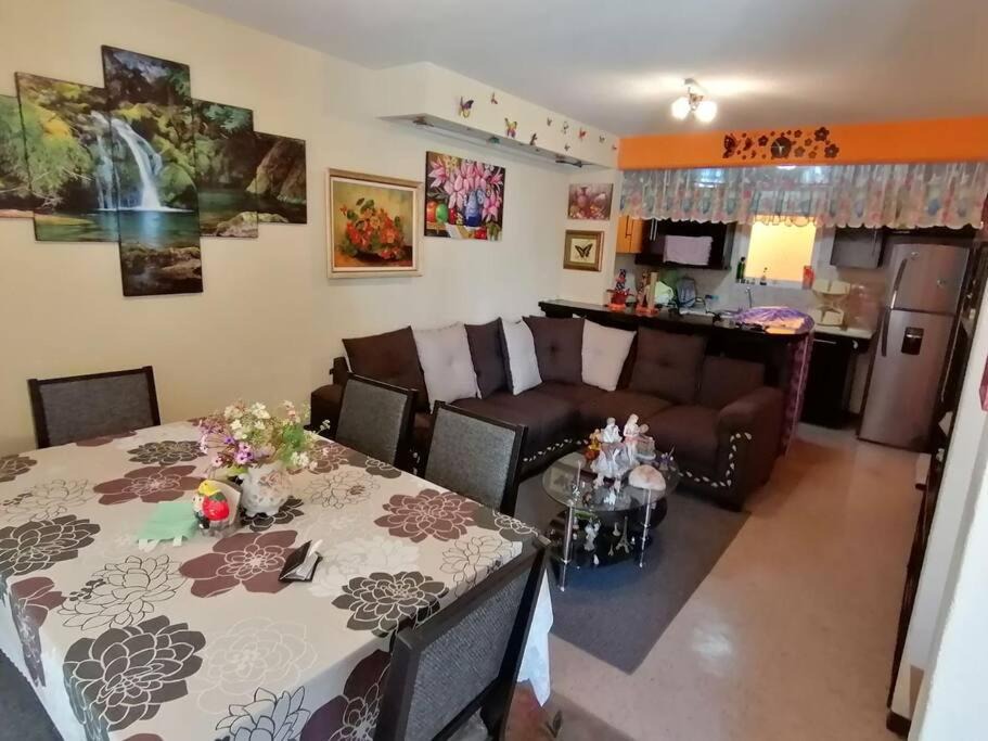Chalco de Diaz Covarrubias House | Confortable casa familiar en los héroes de Chalco