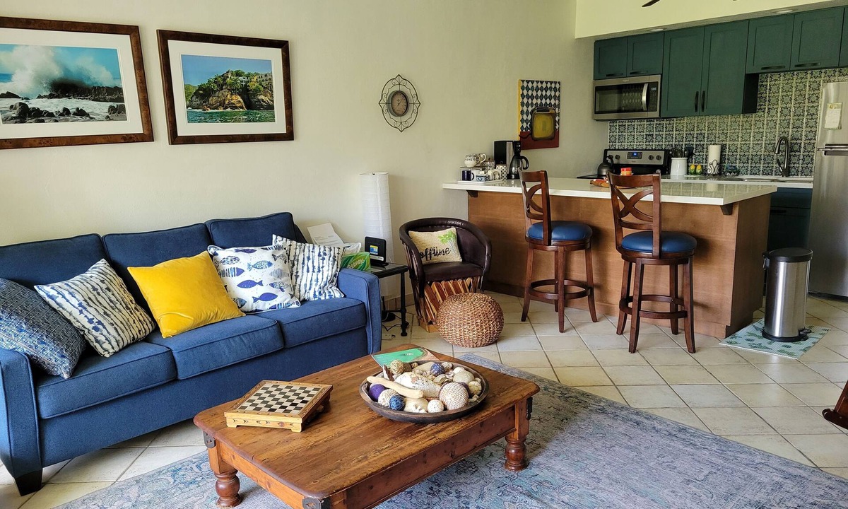 Campo de Golf Fonatur Condo | Contemporary Conveniently Located 1 BR condo, Walk to beach, restaurants & bars.