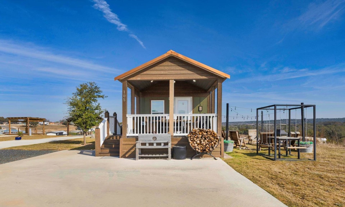 Fredericksburg House | Copper Ridge | Designer Tiny Home with Resort Pool near Fredericksburg