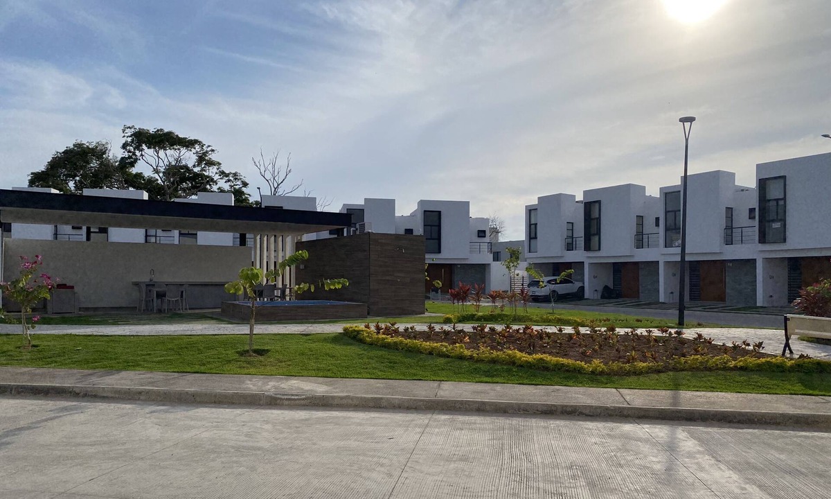 Valle Dorado Condo | Corales Residencial