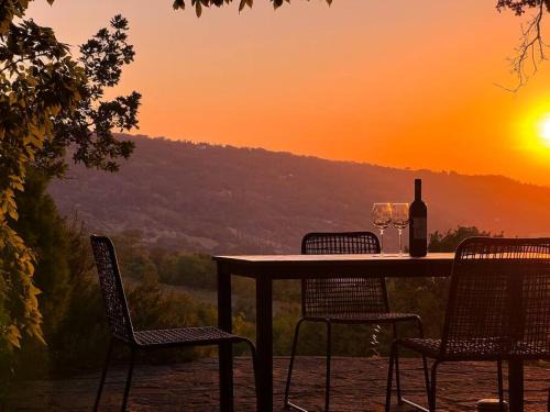Volterra Villa | Country Villa with Netflix and Swimming Pool