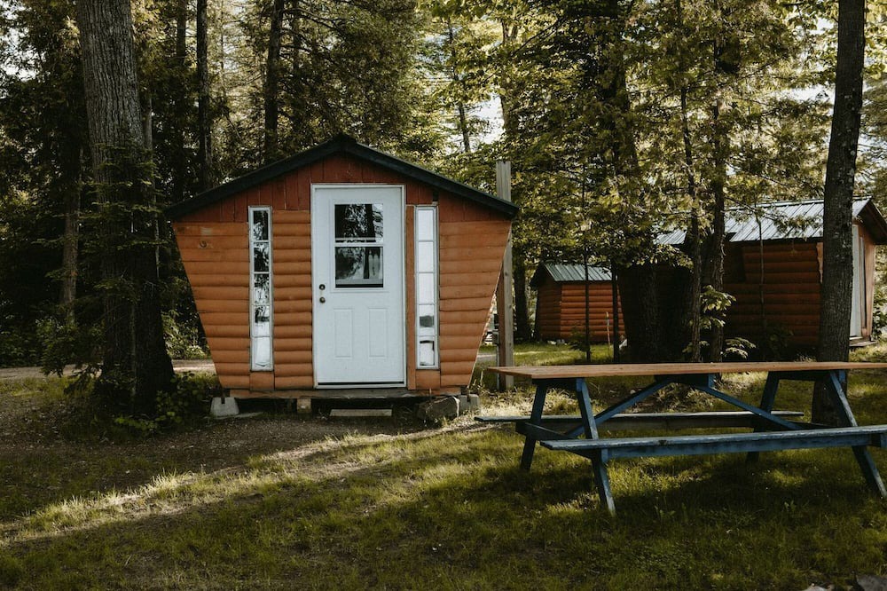 Killaloe Cabin | Couples Glamping Cabin for Nature Getaway on Golden Lake