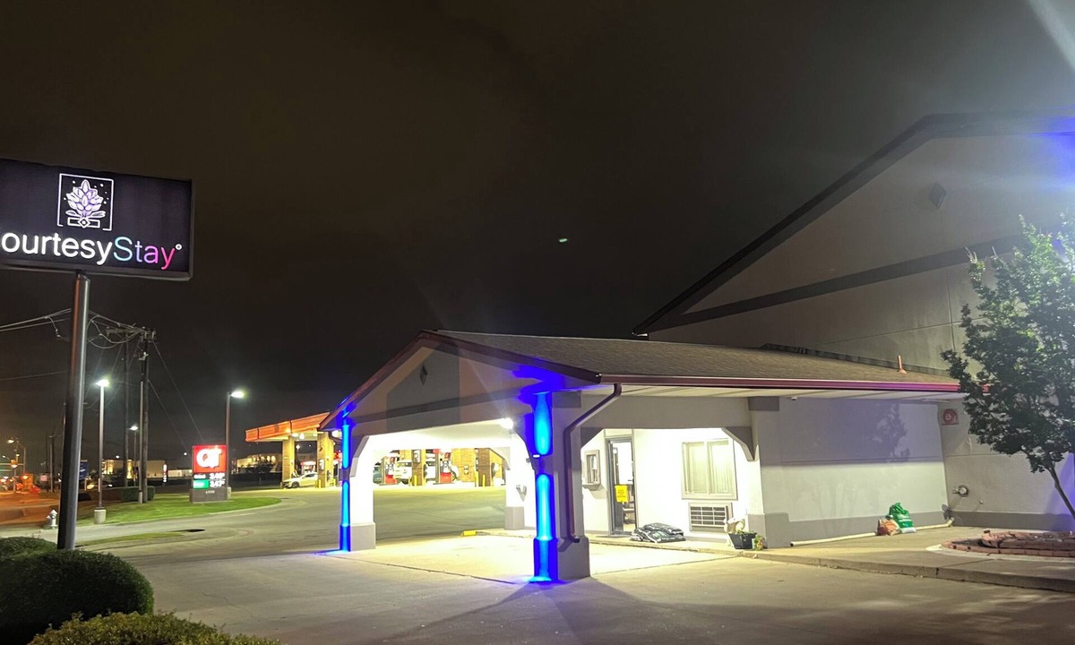 South Arlington Hotel | CourtesyStay