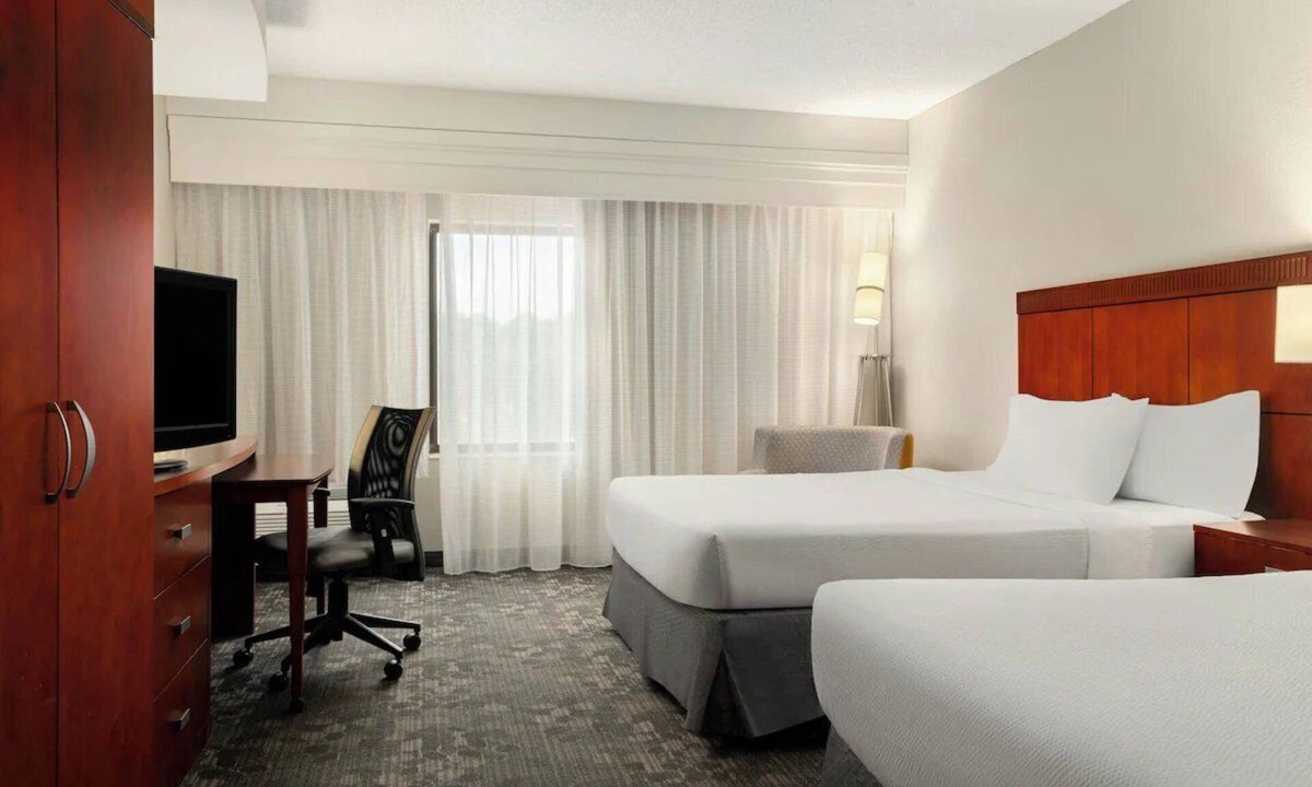Salisbury Hotel | Courtyard Salisbury | 2 Queens | Salisbury U, TidalHealth, Calm Base | 2 Units