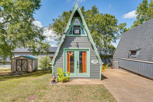 Lampe House | Cozy Cabin w/Deck & Boat Launch Access in Lampe!