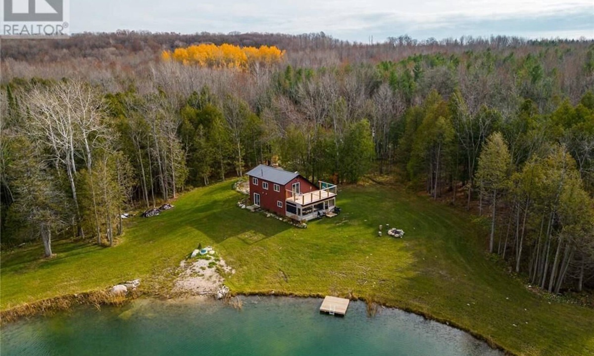 Meaford Cottage | Cozy cottage on 25 acres of private land. Lots of space. Pet Friendly!