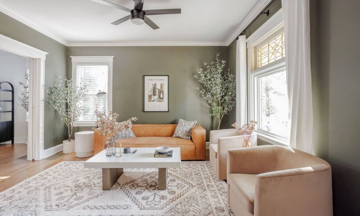 Oakley House | Cozy Oakley 4B with Garage 10 min to Downtown, UC Hospitals