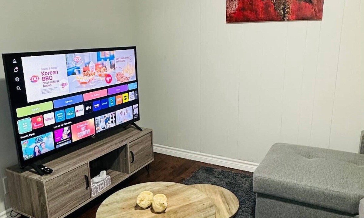 Moncton Apartment | Cozy Private Apartment with 2 Queen Size Beds
