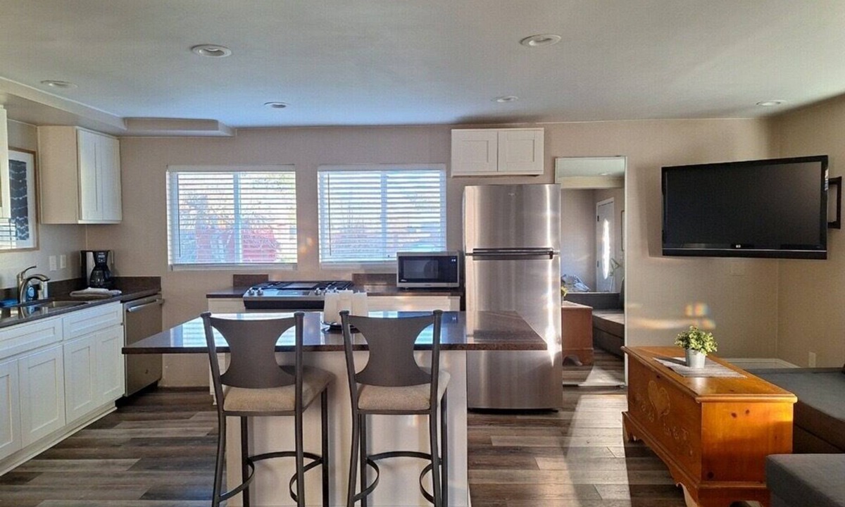 Citrus Heights Apartment | Cozy Studio in Soothing Citrus Heights with WiFi, AC