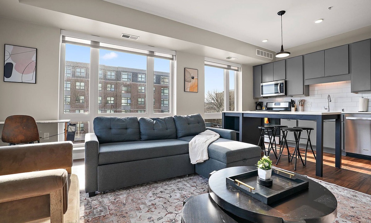 Downtown Minneapolis Apartment | CozySuites in Marquee 2BR 2BA w/pool & gym