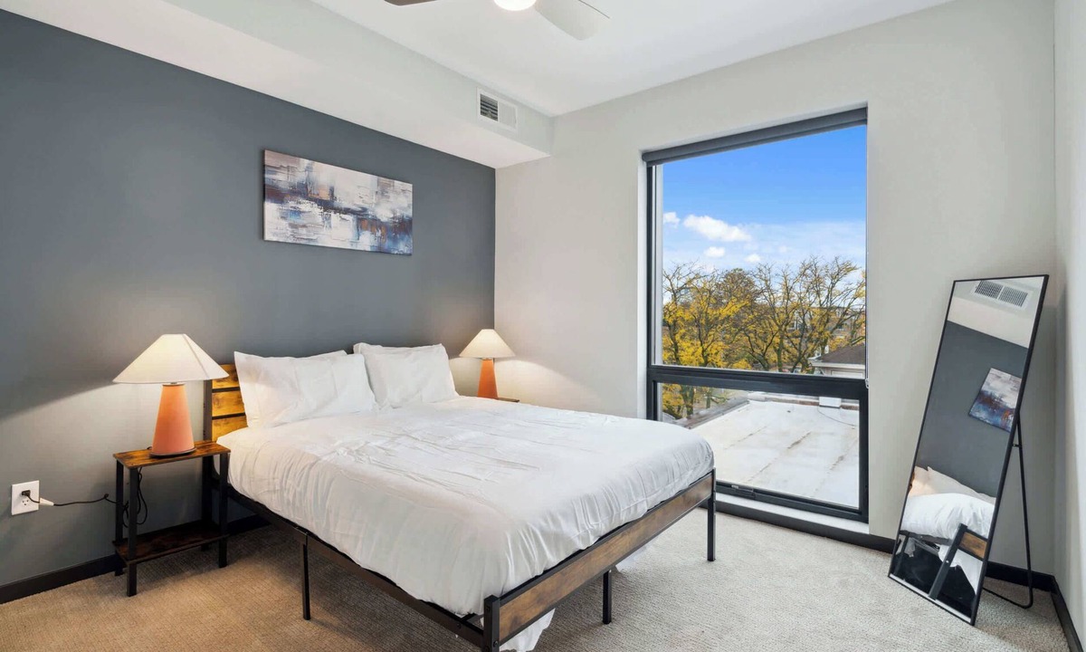 Lockerbie Square Apartment | CozySuites Mass w/parking, lounge & roof deck #41