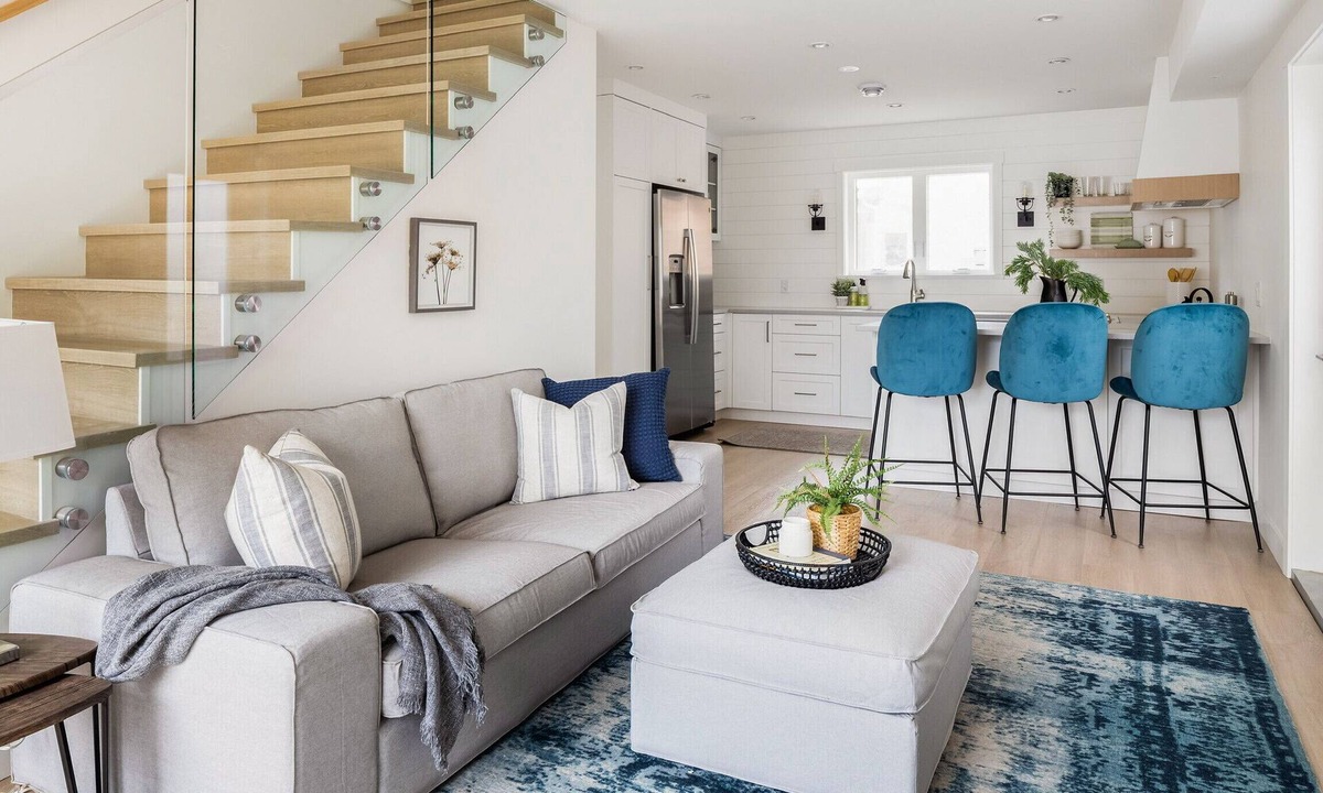Central Lonsdale House | Creekside Urban Guesthouse w/King bed & Parking