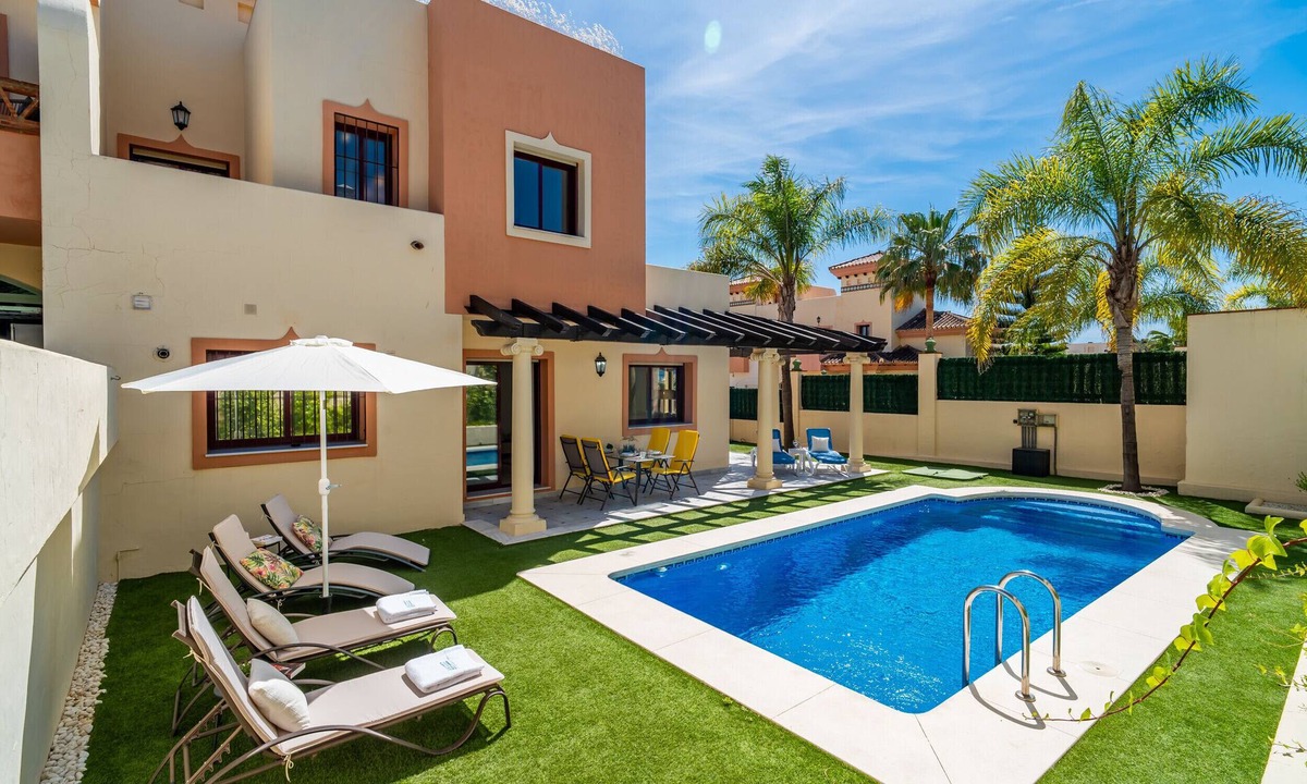 Coin Villa | Cubo's Casa Ilios Los Nebrales/Piscina privada/aire acondicionado/wifi gratis