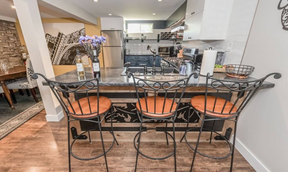 Elora Apartment | (D) Elora Lower Banks Suite