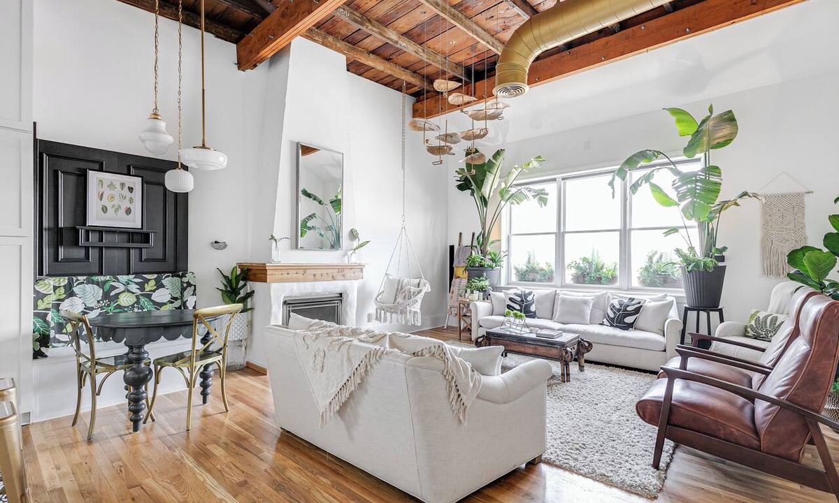 Richmond Apartment | Dear John, Suite 1