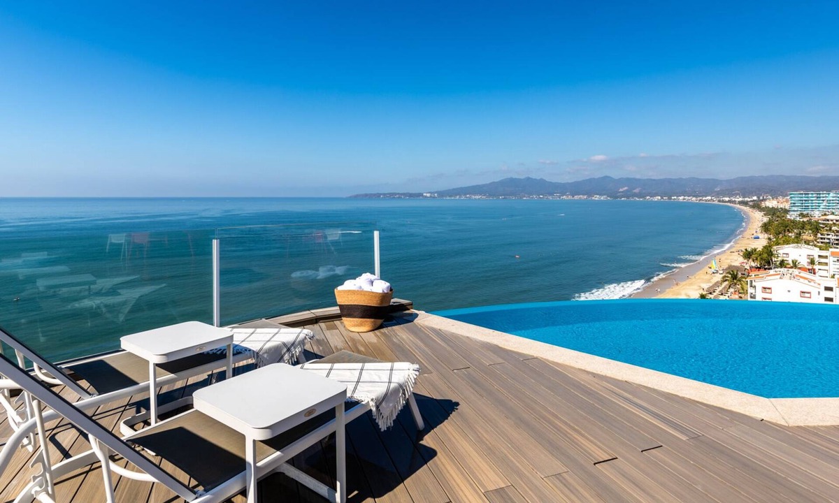 Flamingos Condo | Del Canto PH 10D Luxury & The Best Ocean View!