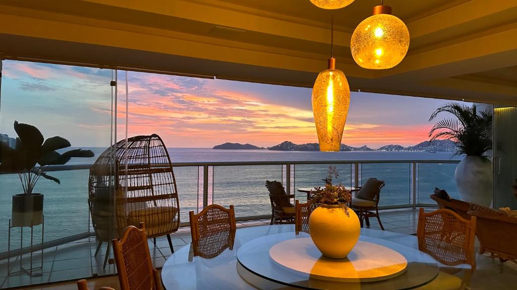 Costa Azul Apartment | Depa de Lujo frente a Playa en Bahía de ACA - Sin Daños por OTIS-JOHN