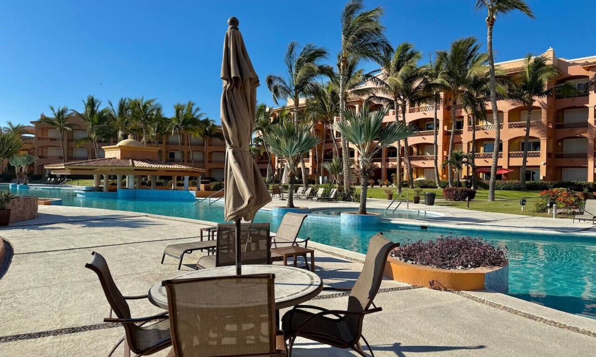 Mazatlan Apartment | Depa in EDM first floor beachfront By GPS