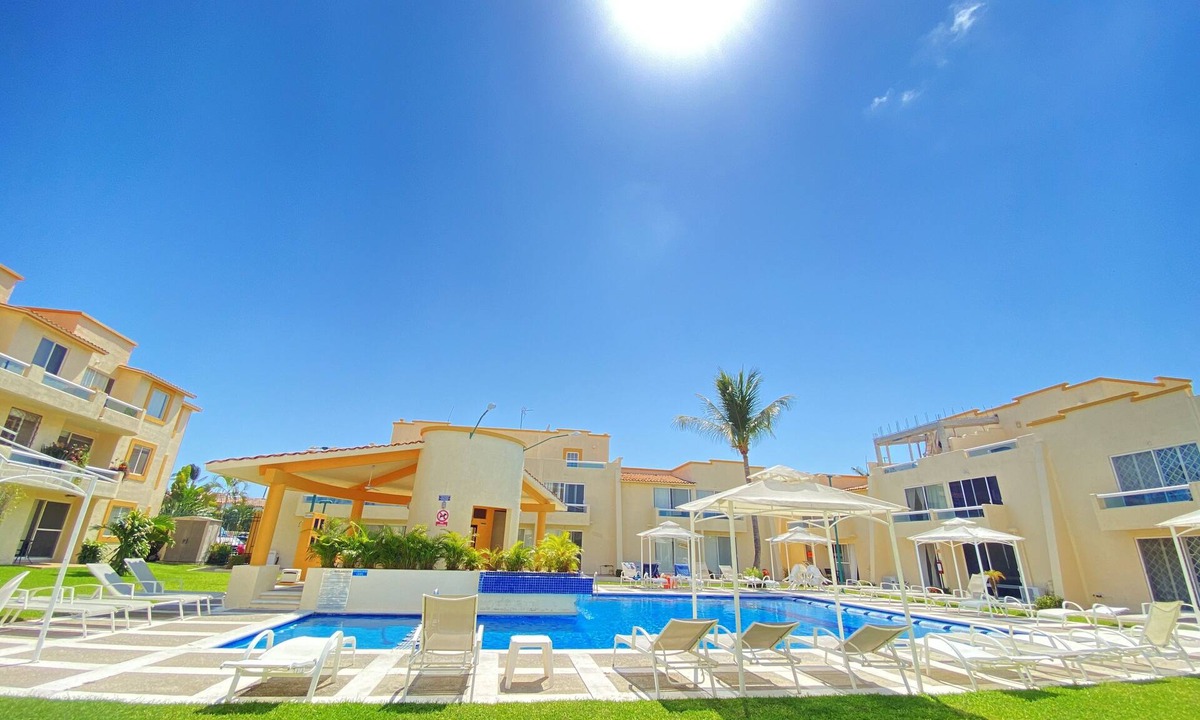 Granjas del Marques Apartment | Divino Loft Para Parejas con Alberca a 5 min de la Playa!