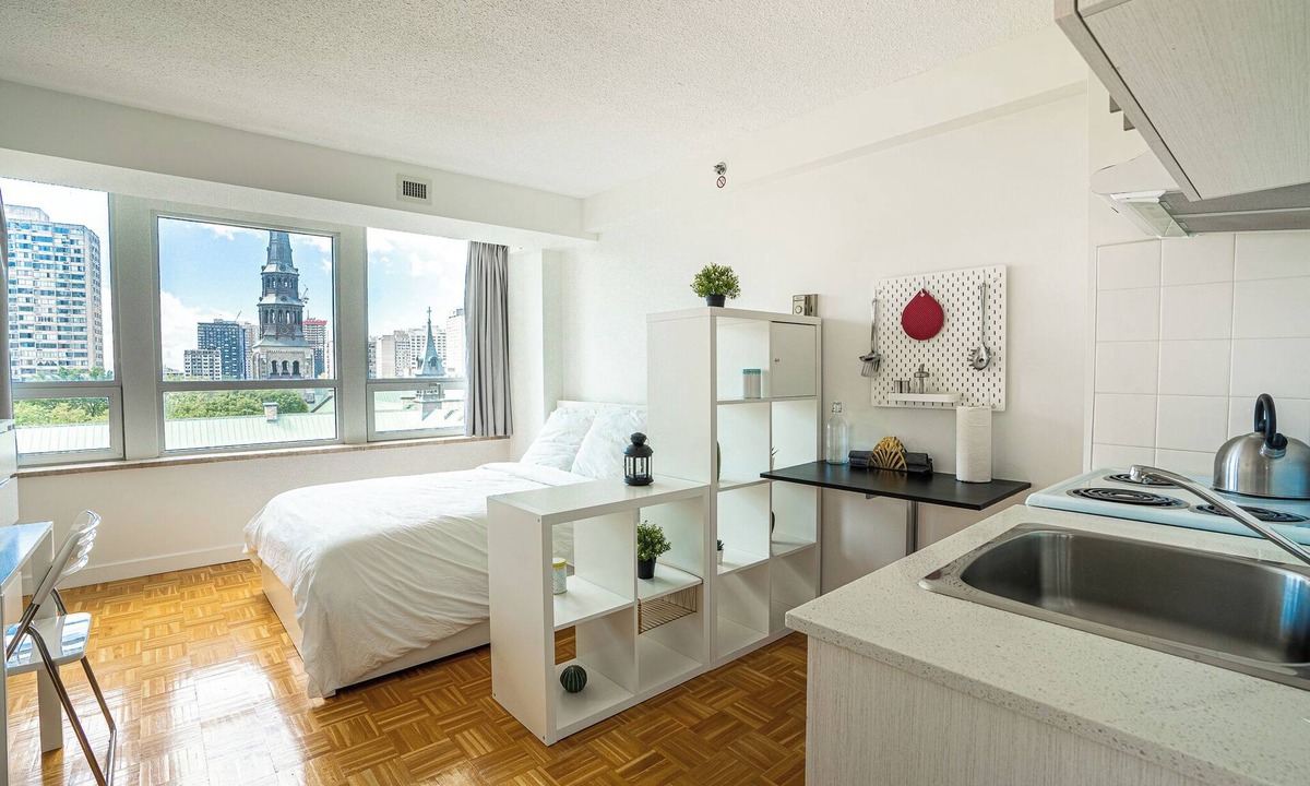 Downtown Montreal Apartment | Dorchester Chic Studio