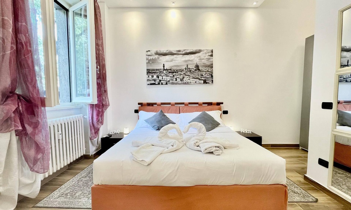 Le Cure Apartment | Elegant Centrally-Located Suite in Florence
