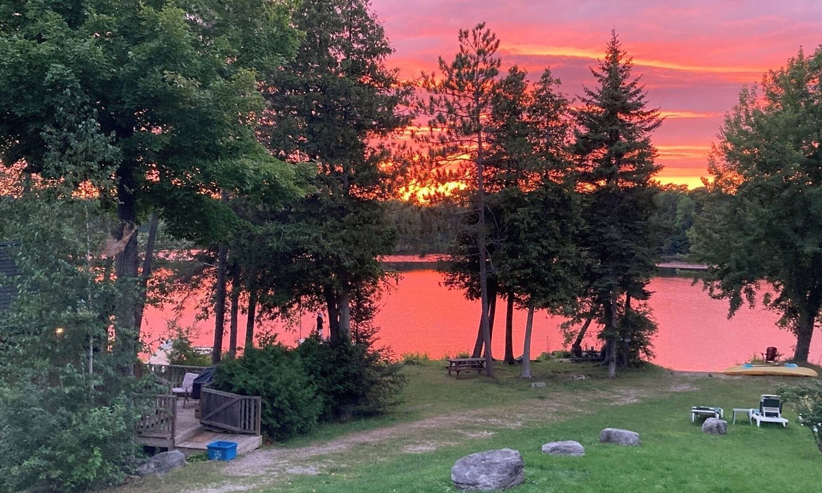 Lakefield Apartment | Elegant Kawartha Suite Retreat at the Lake Edge Cottages!