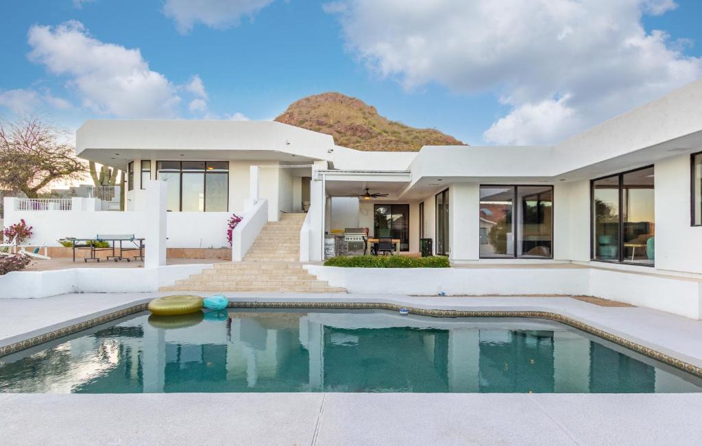 Paradise Valley Village Villa | Enjoy a Paradise Escape with Heated Pool, Hot Tub and Breathtaking Views at Lookout Mountain!