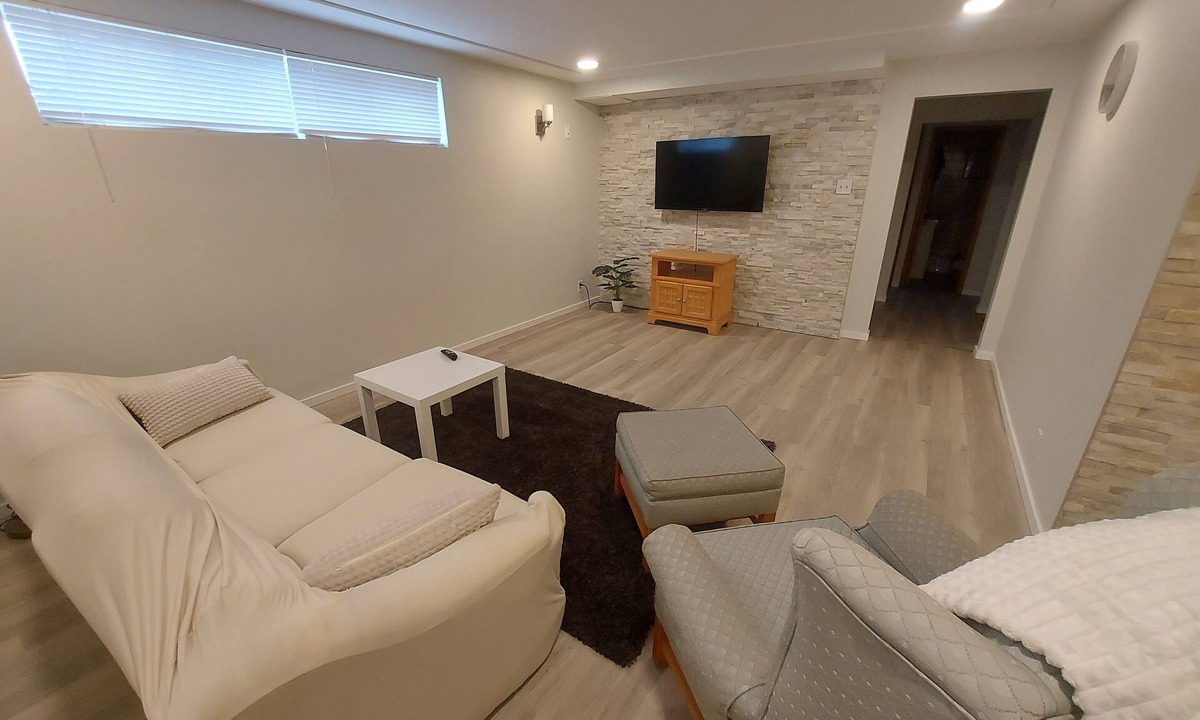 North Central Edmonton House | Enjoyable bungalow basement with WiFi in Edmonton