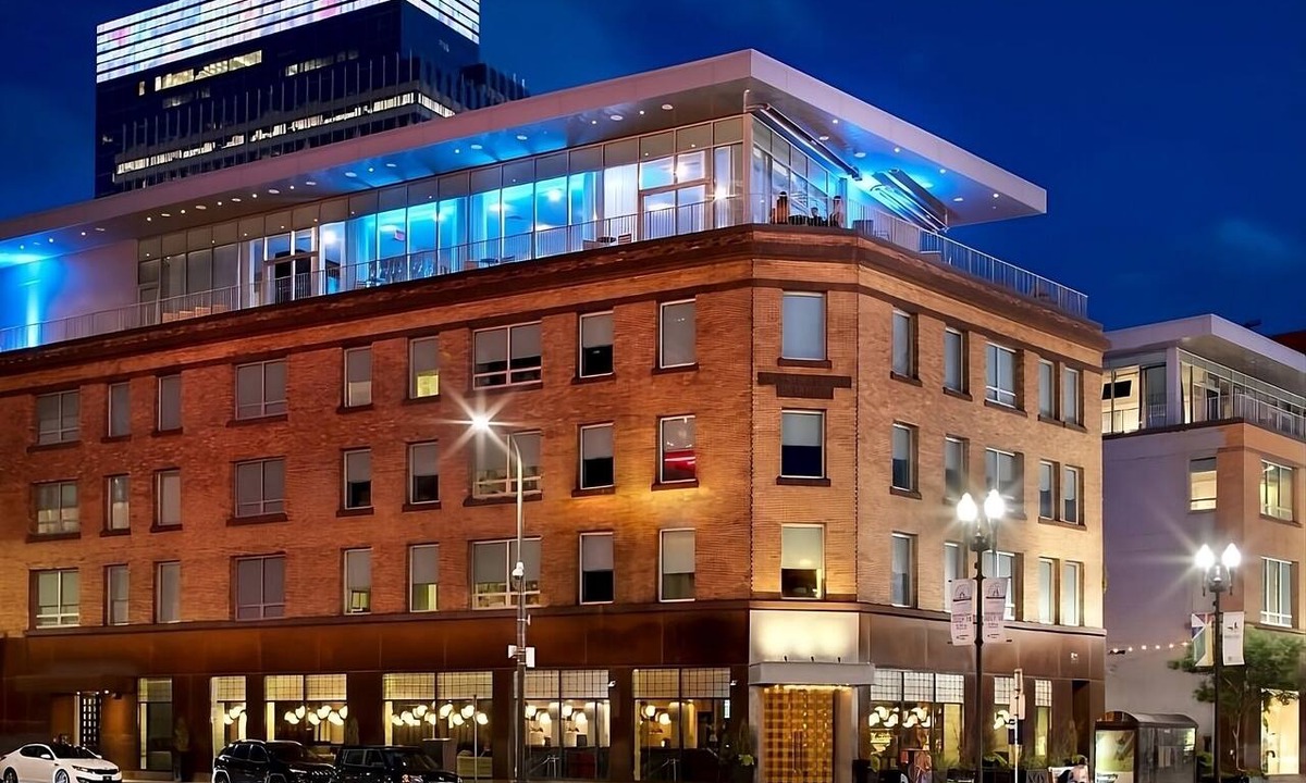 Downtown Minneapolis Hotel | Ensuring a Very Comfortable & Memorable Stay! 2 Modern Units, Pet-friendly!