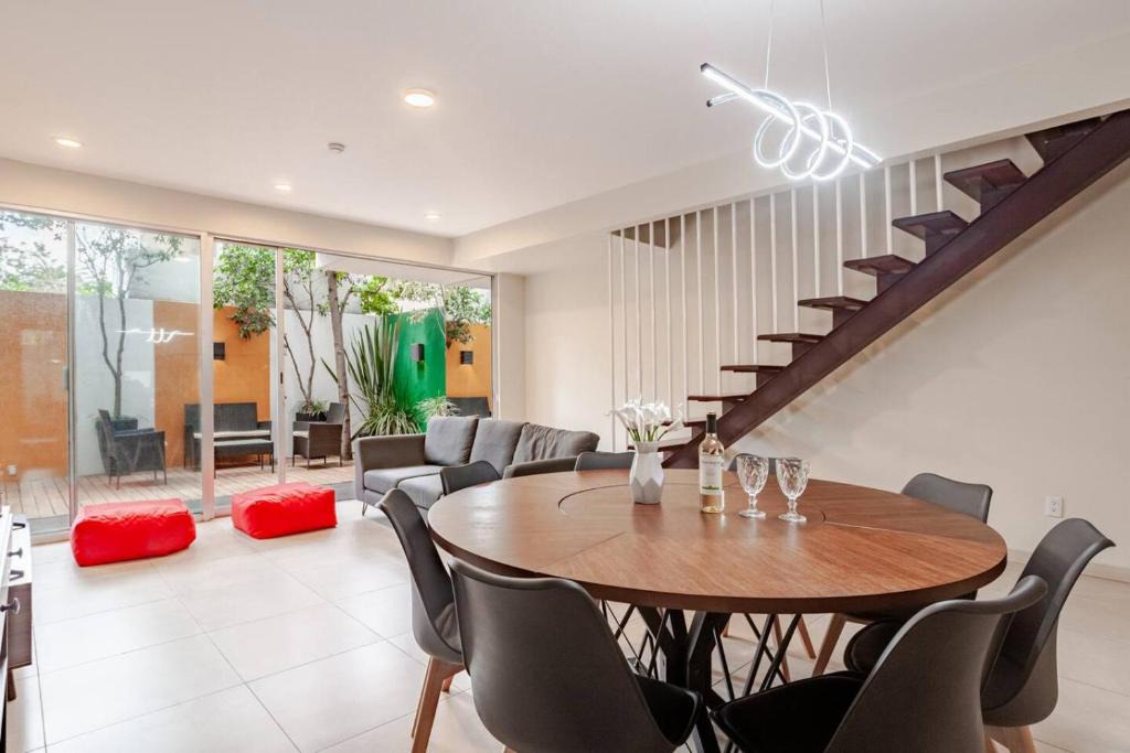 Roma Sur Apartment | Escápate a un dúplex exclusivo con vino y terraza