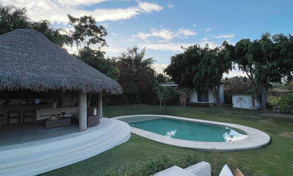 Yautepec House | Espaciosa y refinada casa campirana. Con alberca climatizada, jacuzzi y palapa.