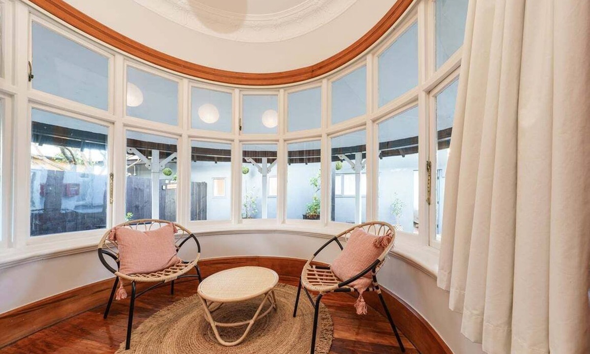 St. Clair Apartment | Esplanade Apartments Sandcastles