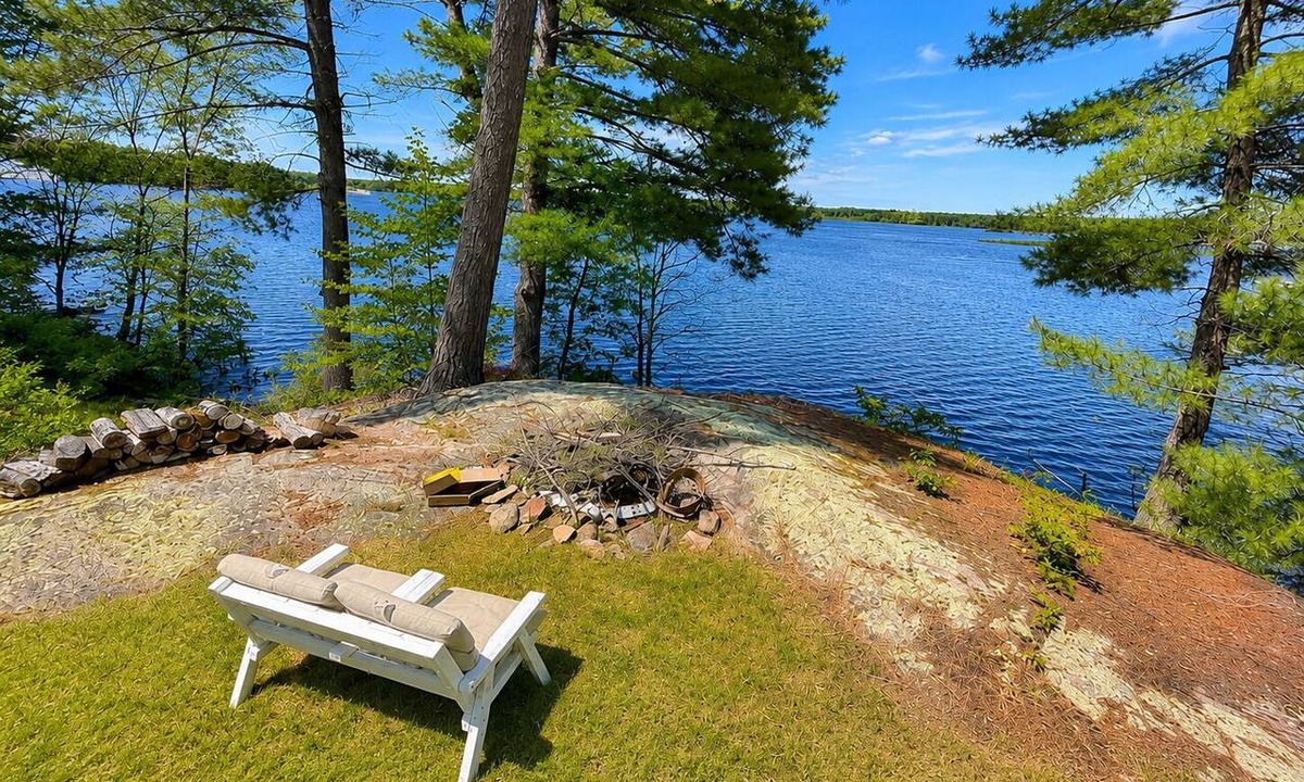 Nipissing Cottage | Executive Retreat on Lake Nipissing