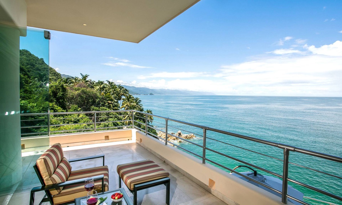 Mismaloya Villa | Expansive Estate on Puerto Vallarta's South Shore 13BD