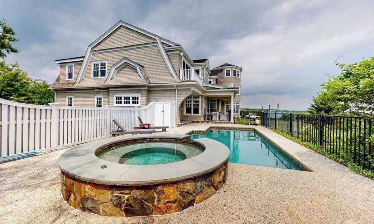 Cedar Bushes House | Exquisite oceanfront home with pool, pool spa, balcony, kayaks, & W/D