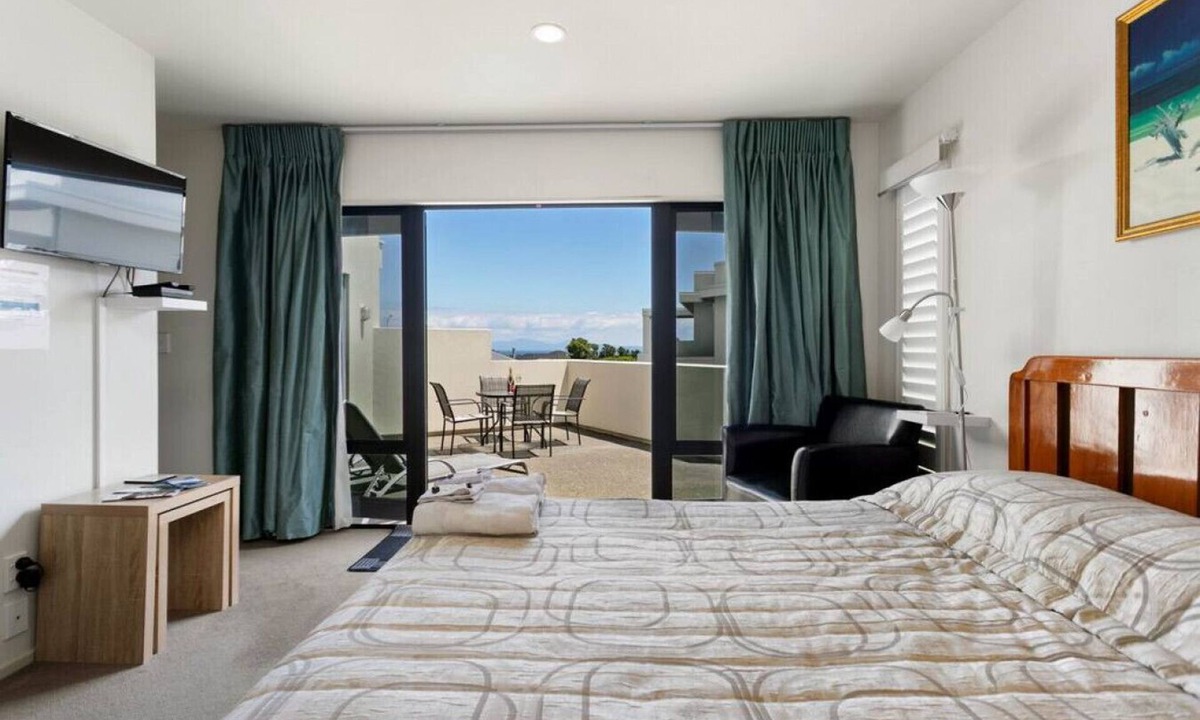 Waipahihi Apartment | fairview · Studio 28 Deluxe Queen Unit