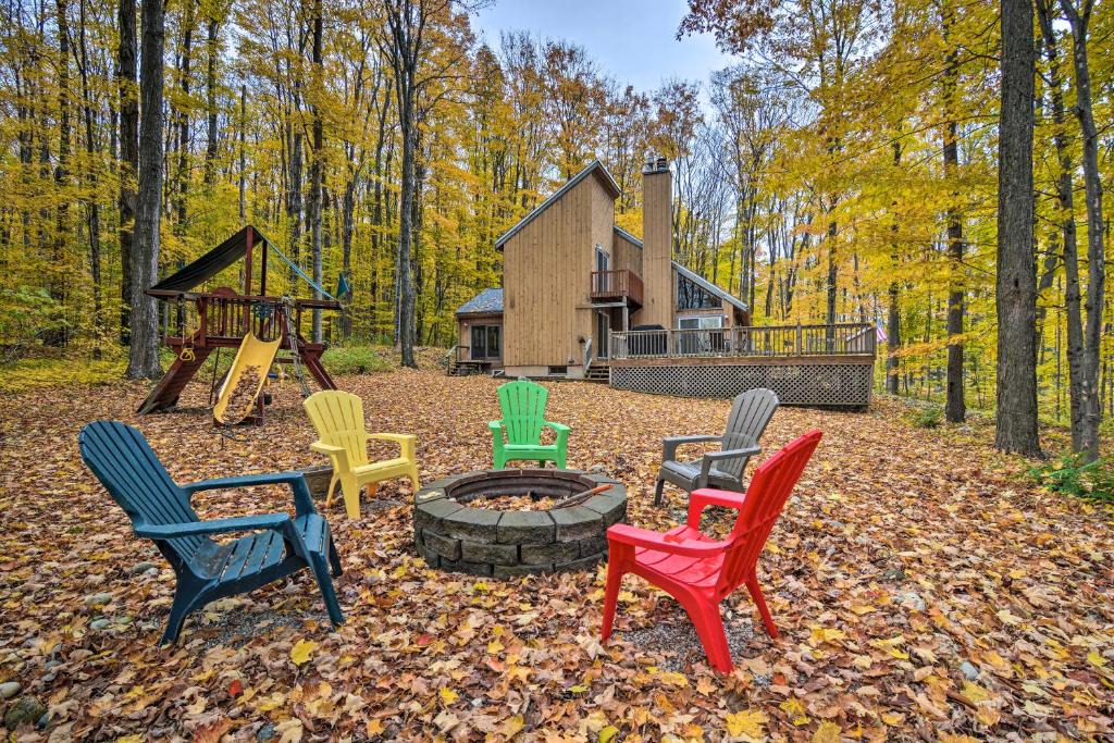 Harbor Springs House | Family Escape - Near Little Traverse Wheelway