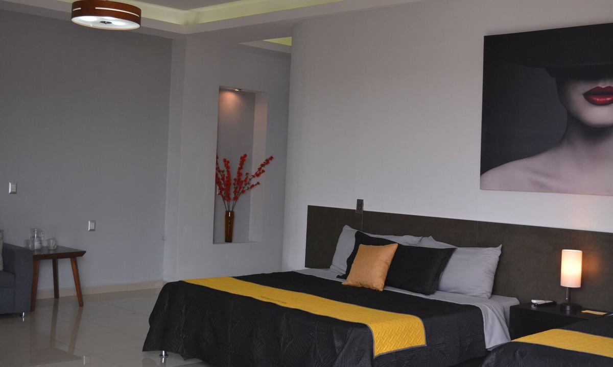Tepatitlan de Morelos Apartment | FAMILY SUITE WITH BALCONY 4