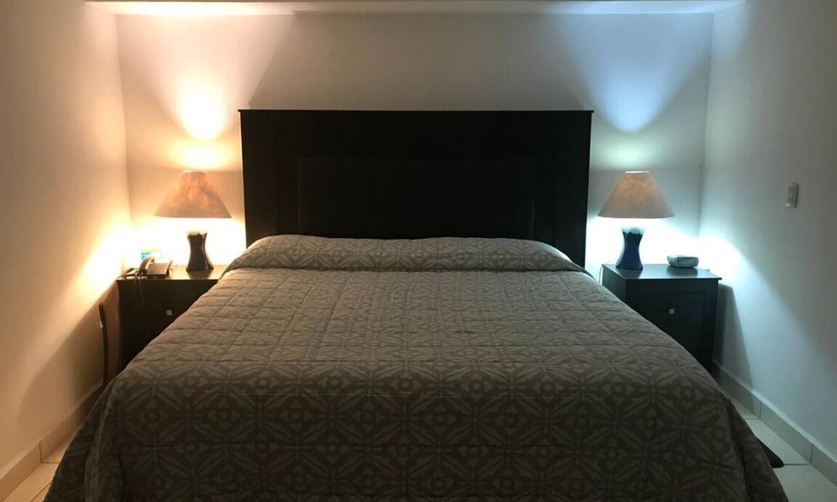 South Hotel Zone Condo | Fantastic Oceanfront Condo