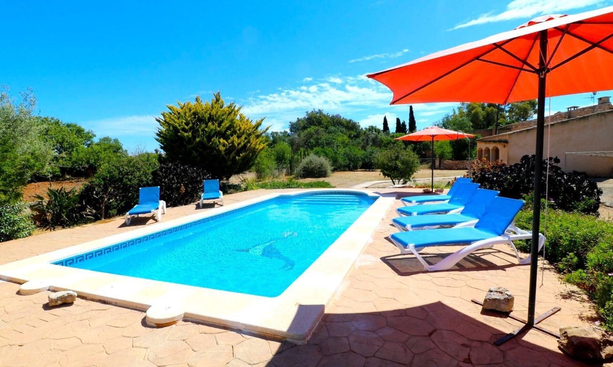 Es Llombards House | Finca Can Cuco in Es Llombards and with a large pool