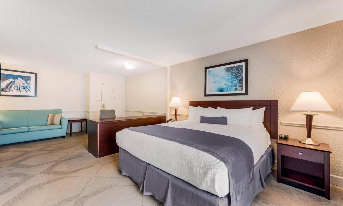 Blue Ash Hotel | Flawless Comfort with Free Hot Breakfast Near Montgomery Park – Only 4.8 Mi Away