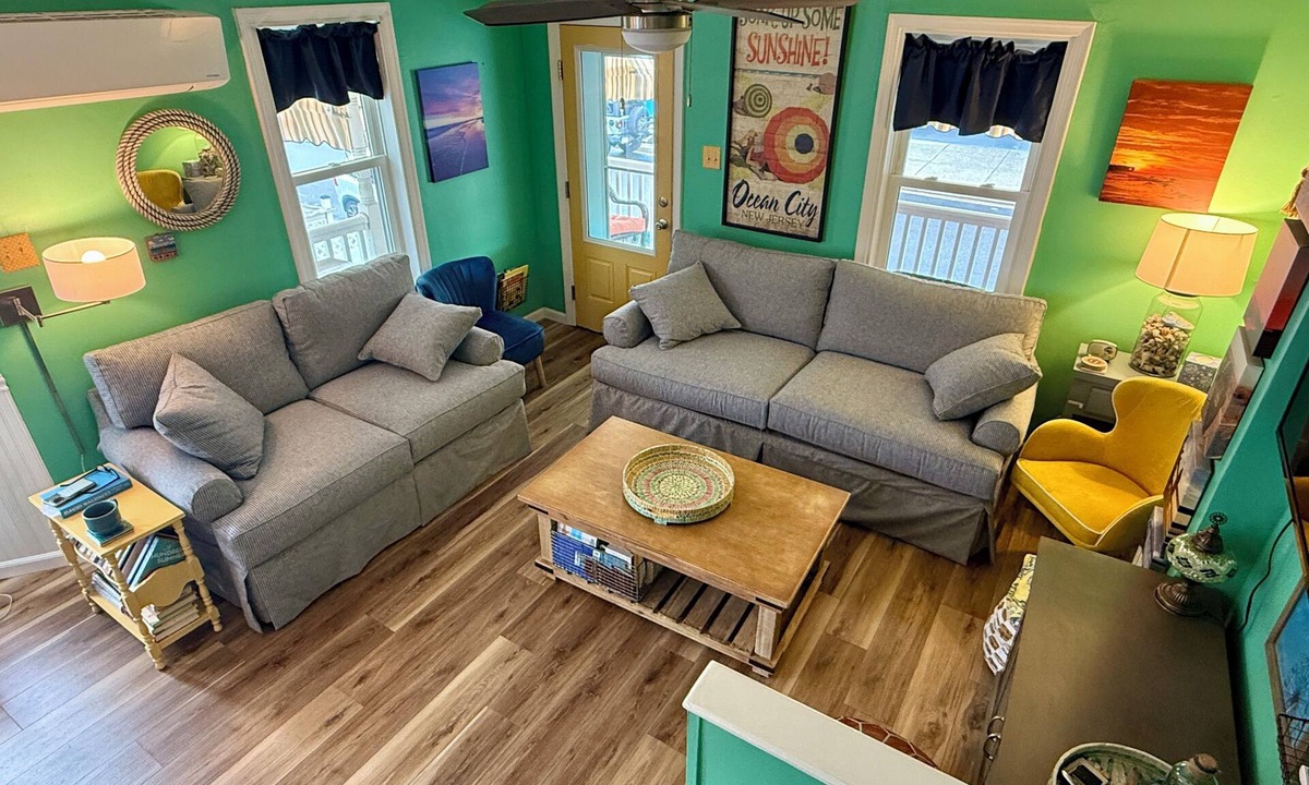 North End House | Four Blocks To Beach & Boardwalk + Pet Friendly