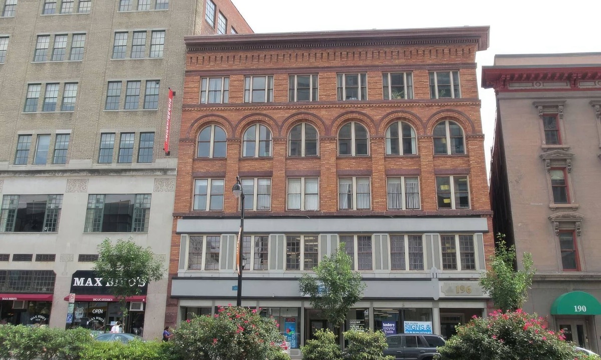 Downtown Hartford Apartment | Fully Furnished Private Apartment, Elevator, Wi-Fi A/C