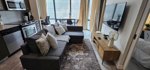Port Hope House | Functional Condo Sleep 6