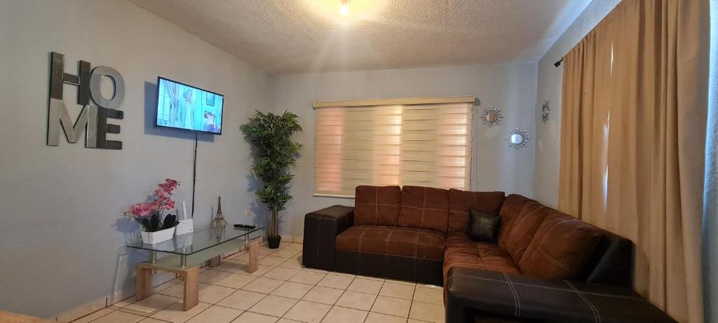 Oriente Apartment | GATED AND SECURED APPARTMENT 6 MINS FROM THE BEACH