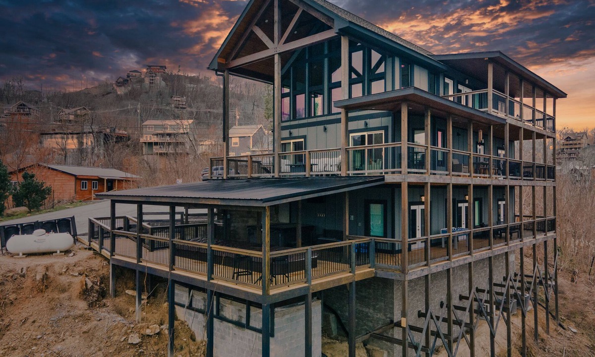 Chalet Village North House | Gatlinburg/Pigeon Forge Mountain Cabin w/game room, hot tub, new heated pool!