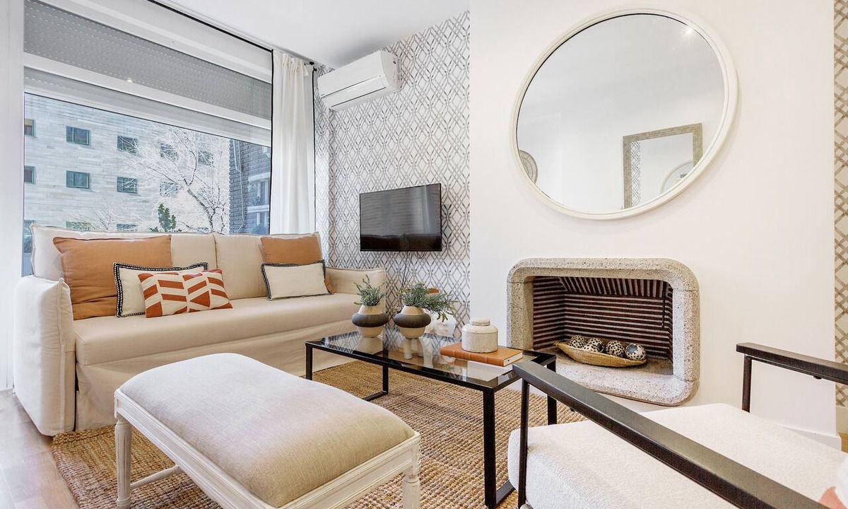Jeronimos Apartment | Genteel Home Retiro II