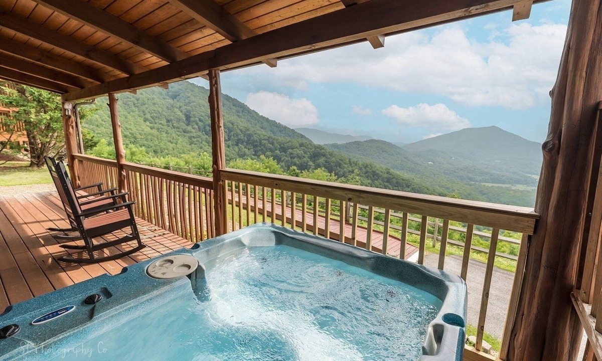 Awestruck | Gatlinburg - Pigeon Forge