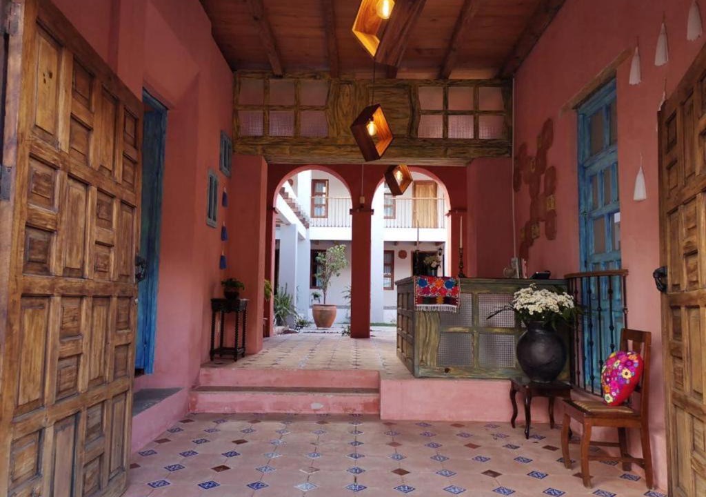 De Mexicanos Hotel | Gran Barrio